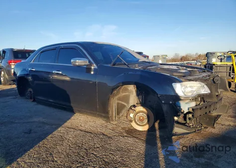 2019 Chrysler 300 Limited z USA, uszkodzony, nr VIN 2C3CCAEG0KH528558